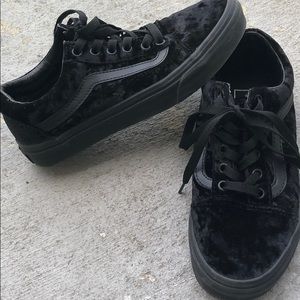 Vans old skool velvet skate shoe